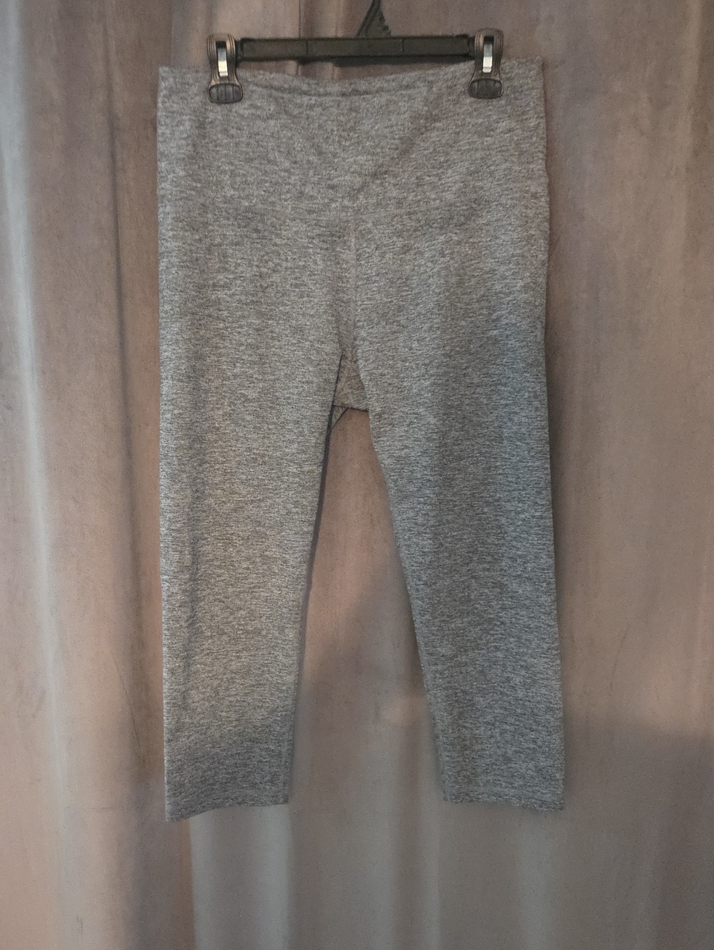 Old Navy XL Gray Stretch Capri Leggings